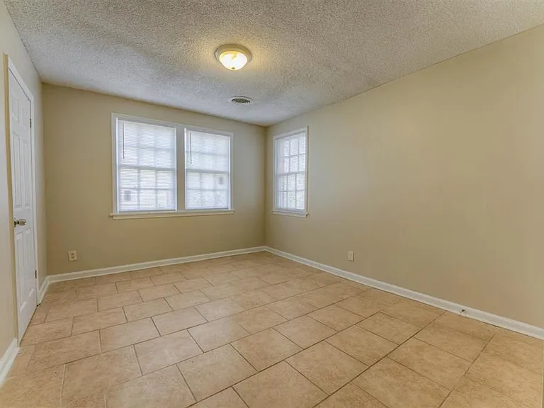 1736 Edward Ave — Photo 4