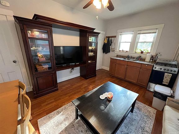 3rd image of 26 N Bayles Ave #1N