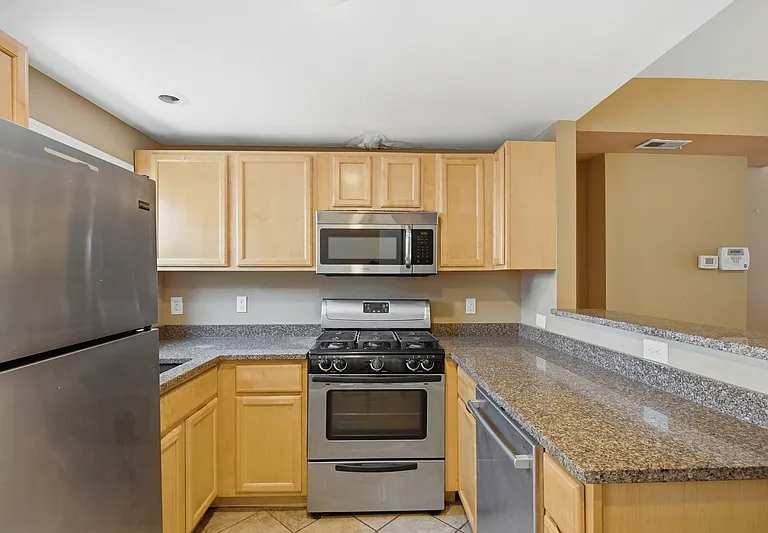 1214 Marshall St — Photo 6