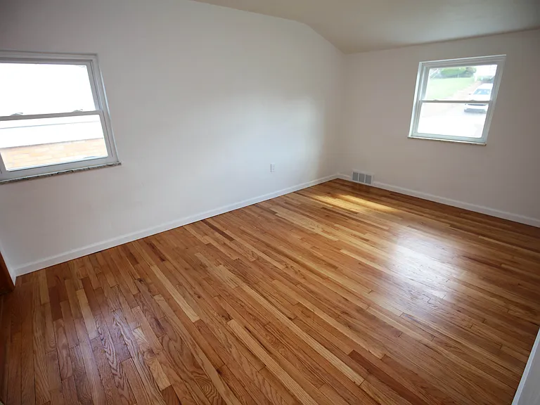 1213 1/2 Monongahela Blvd #2 — Photo 17