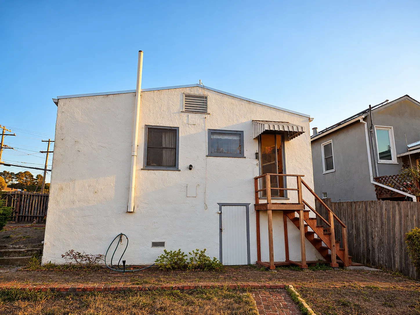 2 bed, 892 sqft, $3,600 — Photo 2