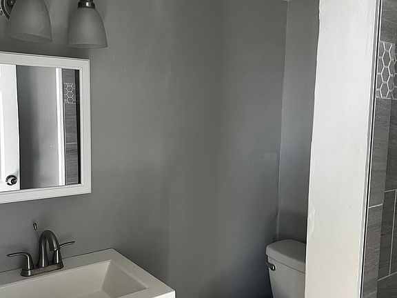 5th image of 206 Osborn St #200