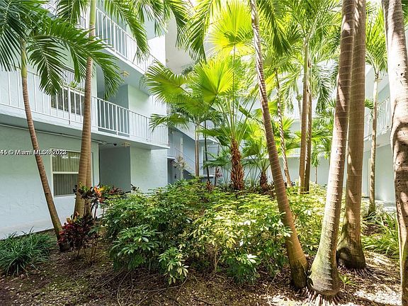 2nd image of 405 S Pine Island Rd APT 308D