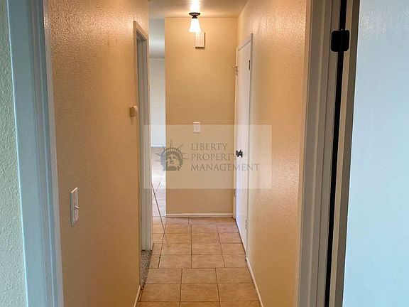 5th image of 2442 Burlington Pl