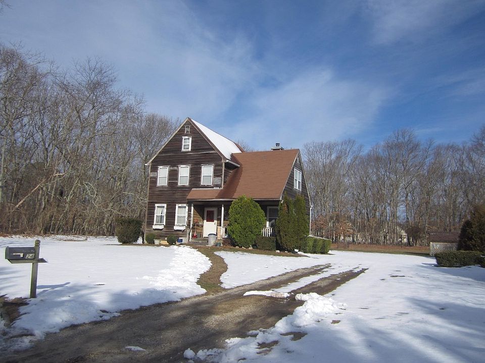 24 Buckskin Ln, Riverhead, NY 11901 Zillow