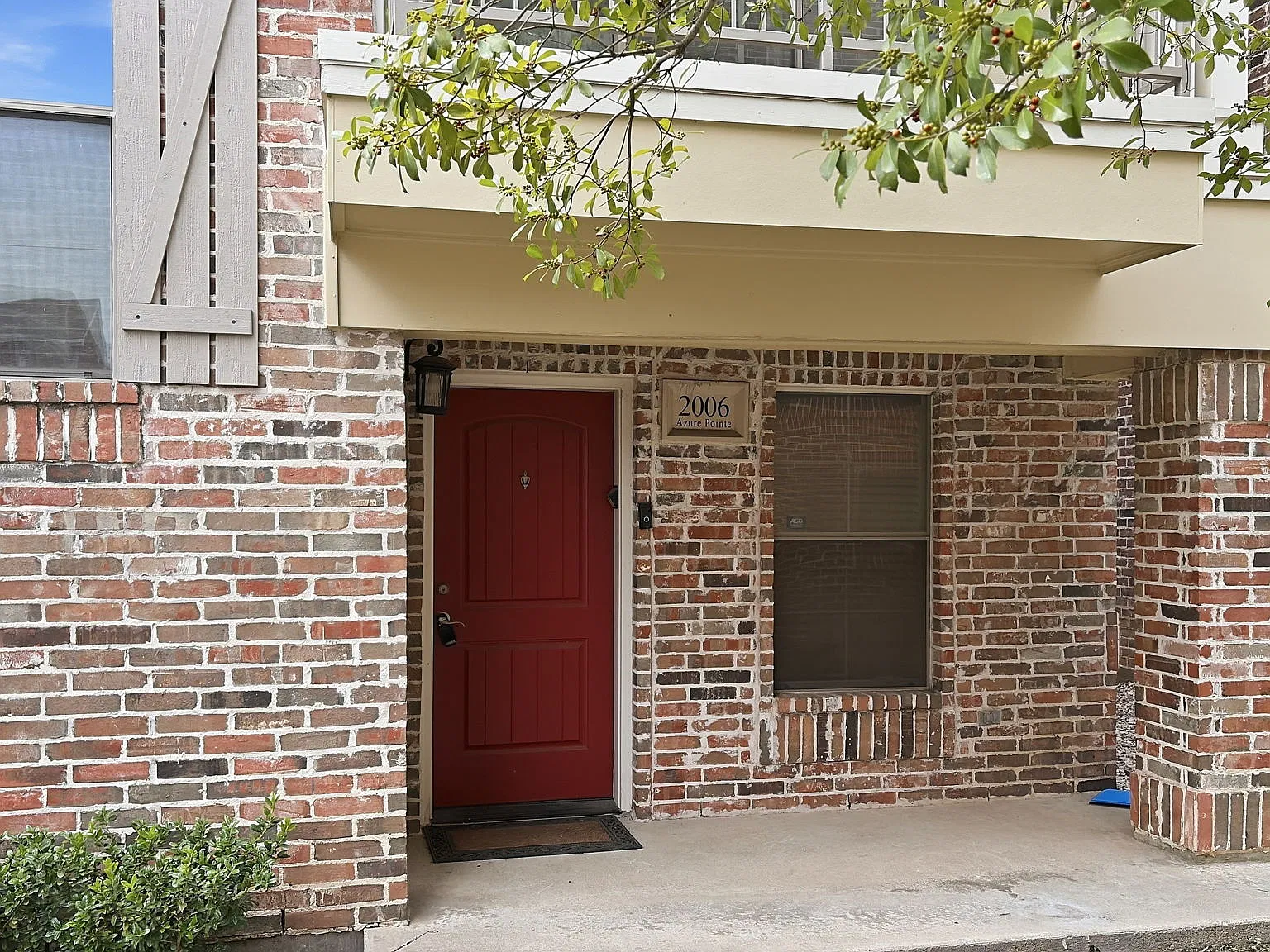 2 bed, 1414 sqft, $2,350 — Photo 2