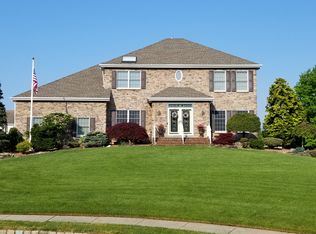 4 Deborah Ct, Monroe Township, NJ 08831