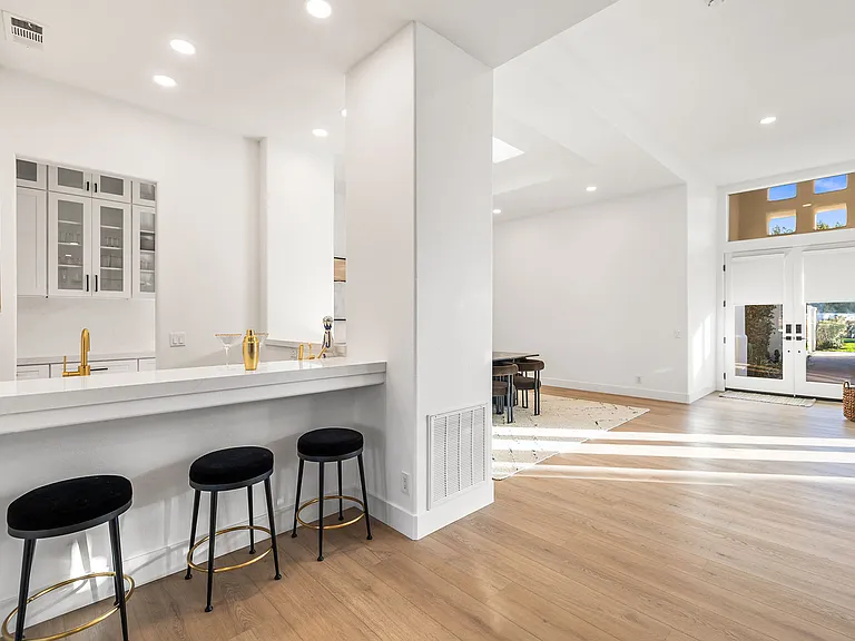 80176 Riviera — Photo 18