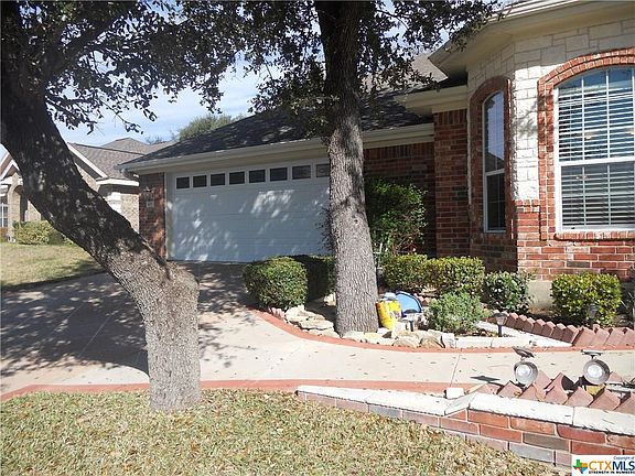 5th image of 403 Wrought Iron Dr