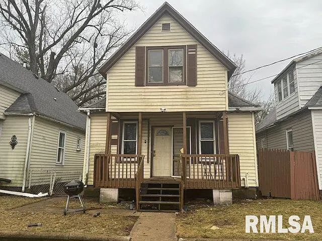 2210 W Wiswall St photo 1