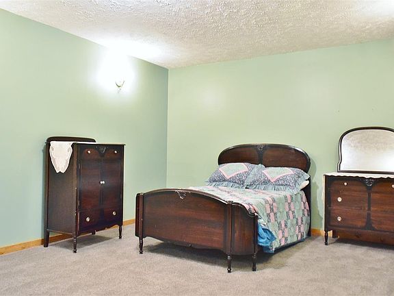 3rd image of 1144 Gitchegumee Dr