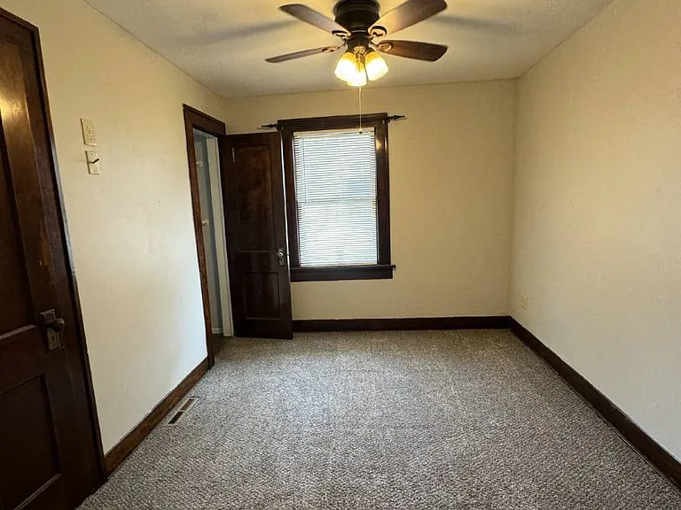 1556 S Palisade St — Photo 9