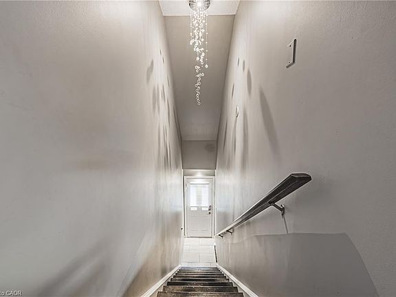 4th image of 266 Limeridge Rd E #3