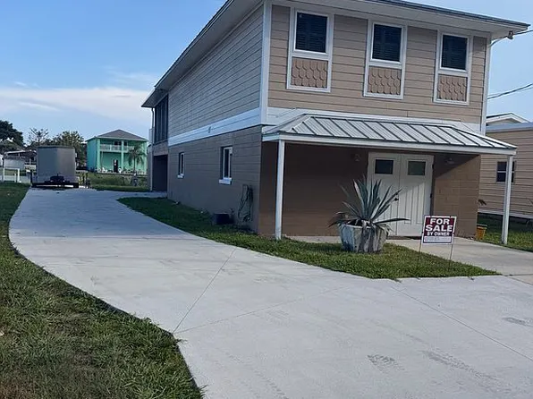 127 E Ariel Rd, Oak Hill, FL 32759