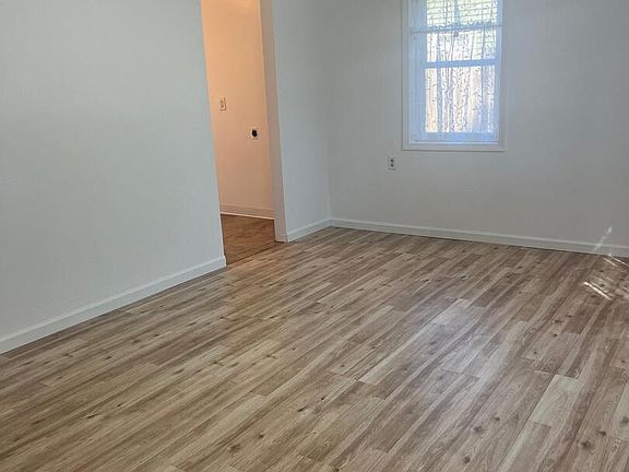 2nd image of 7308 N Pine St