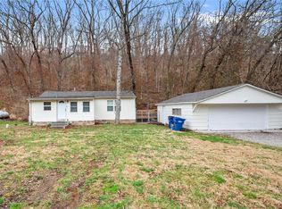 633 Sontag Rd, Ballwin, MO 63021