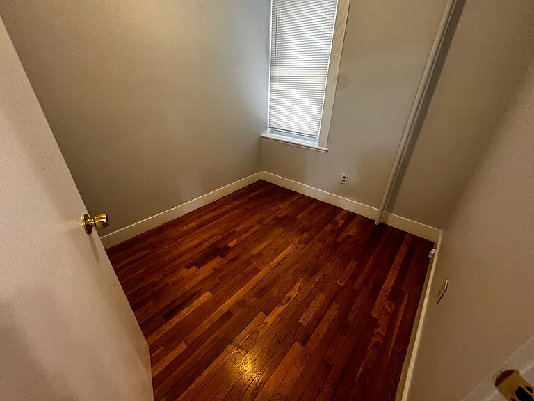 31 Orkney Rd #5 — Photo 8