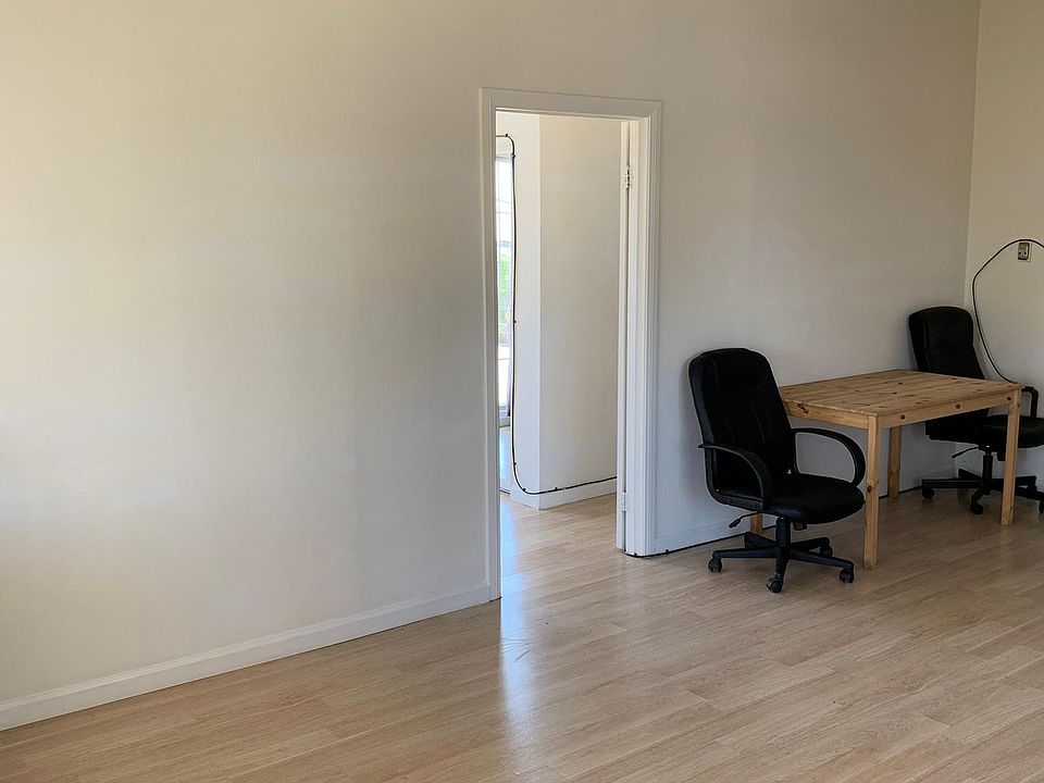 1st image of 1000 College View Dr
