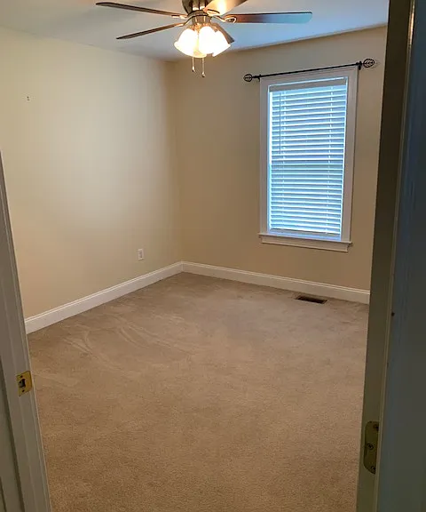 98 Charles Dr — Photo 16