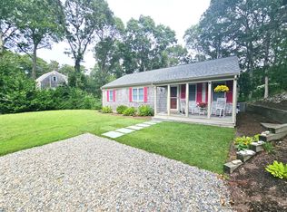 17 Valley Rd, Mashpee, MA 02649