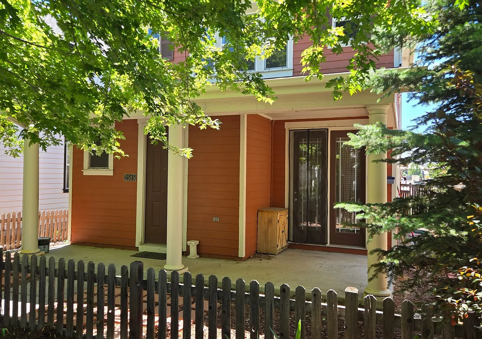 Central Park single family home — Photo 2