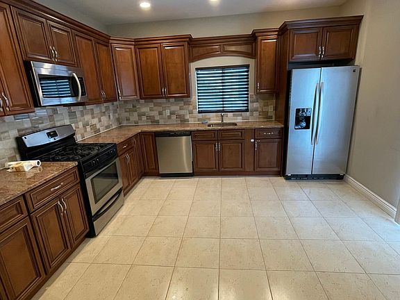 4th image of 1134 Olympia Blvd #1