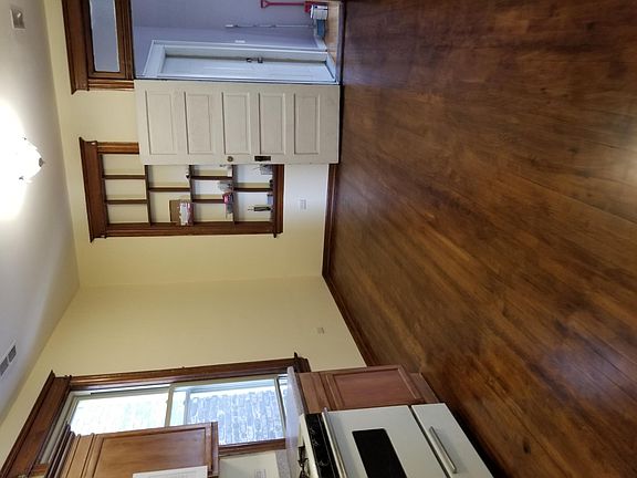 3rd image of 2318 S Whipple St Fl 1ST