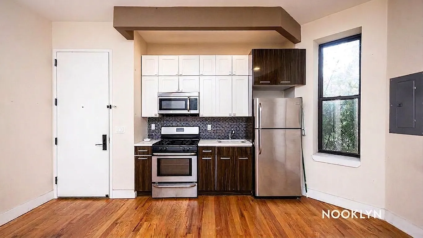 219 Pulaski Street — Photo 1