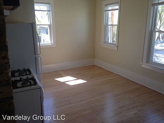 5th image of 2627 N Oakland Ave