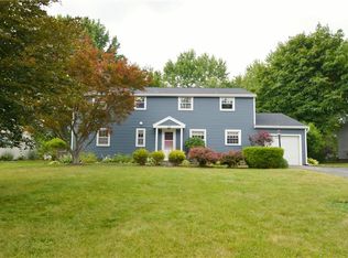 24 Round Hill Rd, Henrietta, NY 14467