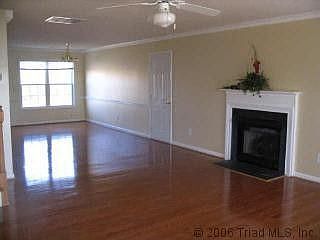 Livingroom/dining open floorplan