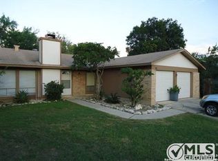 6834 Conestoga St, Leon Valley, TX 78238