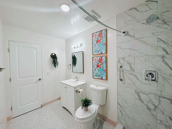 5th image of 2498 Birchwood Way #2