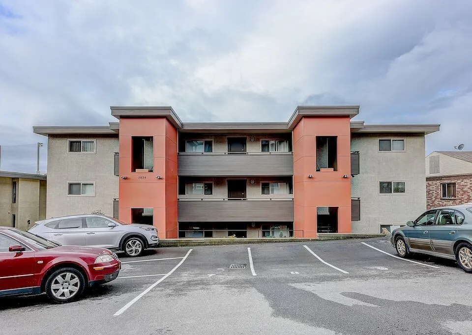2834 15th Ave W