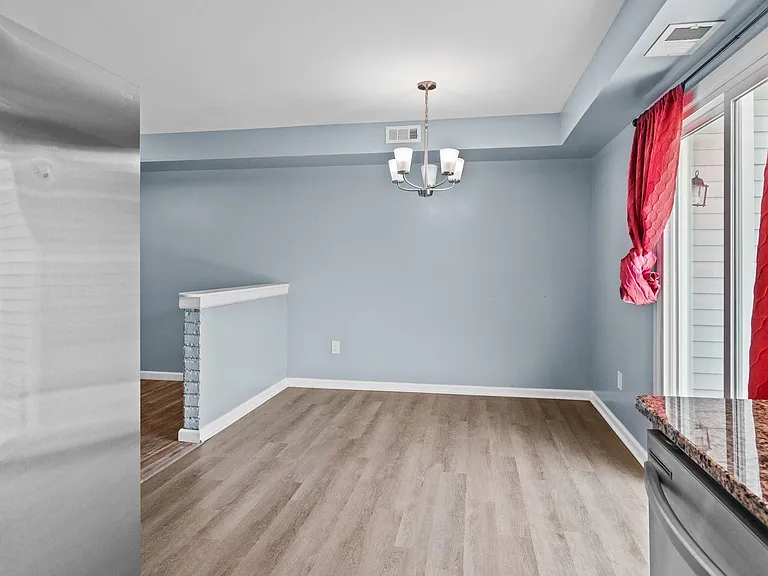 1392 Argyle Way — Photo 17