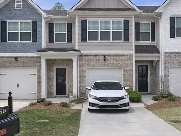 68 Chastain Cir, Newnan, GA 30263