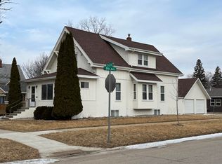 727 3rd St, Brookings, SD 57006