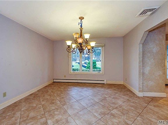 5th image of 28 High Gate Dr