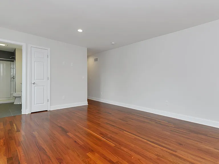 BEDROOM SUITE ONE
With full Bath, walk-in closet + extra linen closet