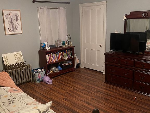 4th image of 519 Morris St