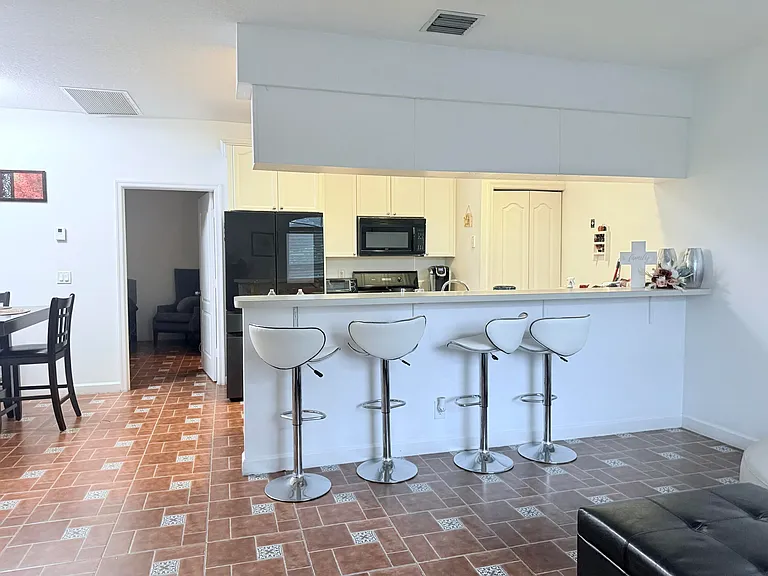 11937 Sturbridge Ln — Photo 2
