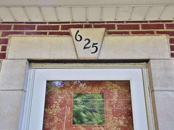 5th image of 625 Yaronia Dr