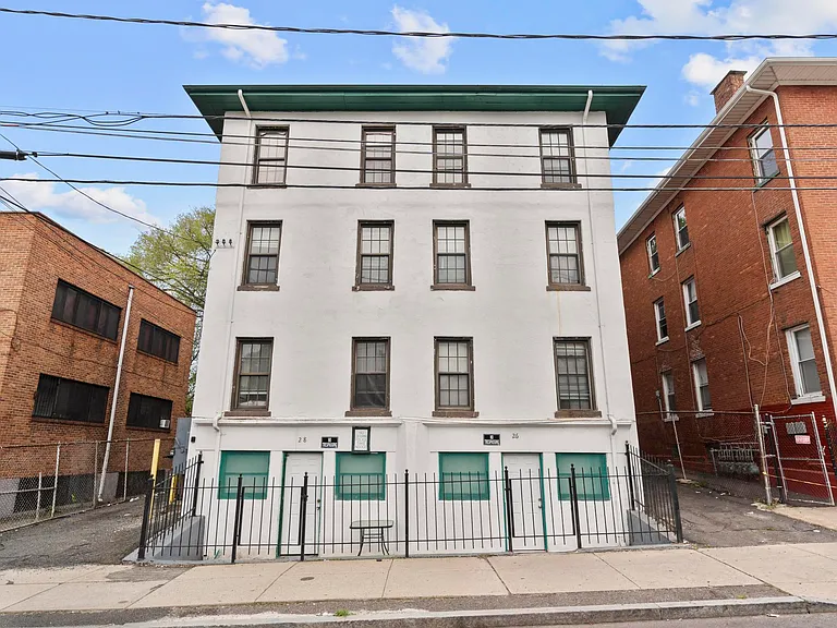 26-28 Lawrence St #26-5 — Photo 23