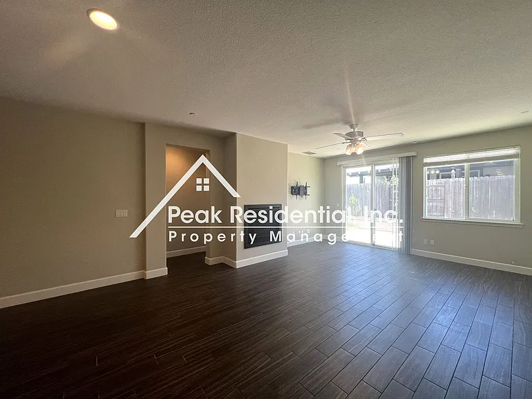 9369 Sierra Creek Dr — Photo 8