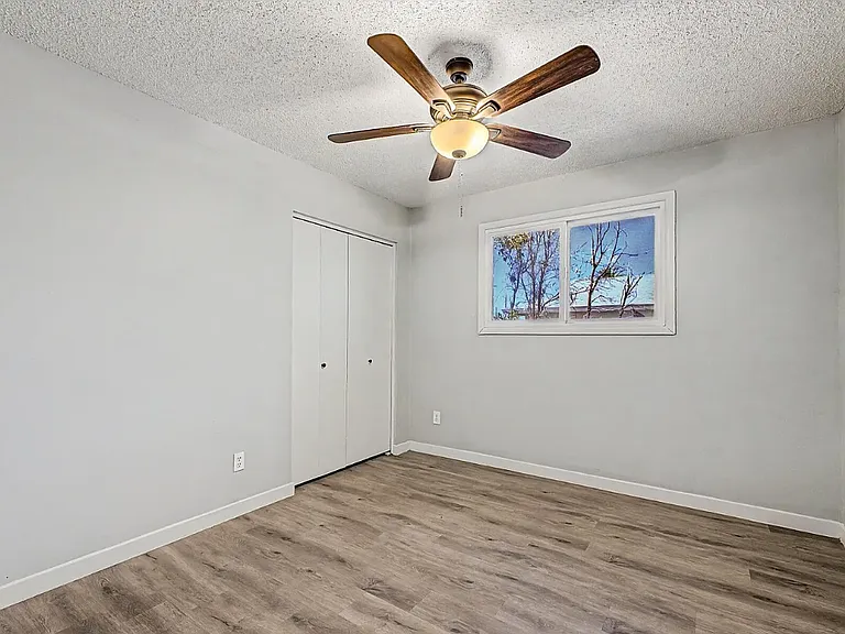 1000 E Loyola Dr — Photo 14