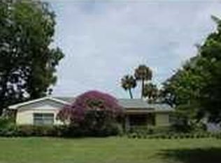 380 Banning Beach Rd, Tavares, FL 32778