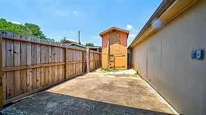 6907 Gainesville St — Photo 20