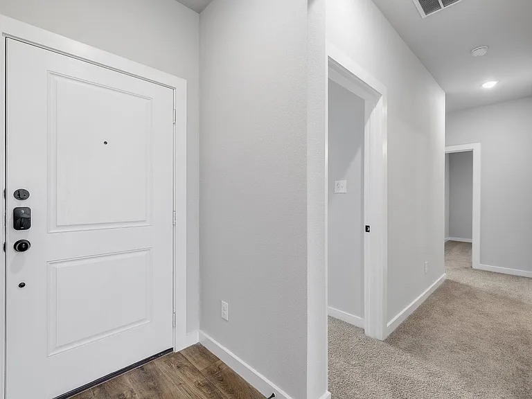 3825 Clovis St — Photo 8