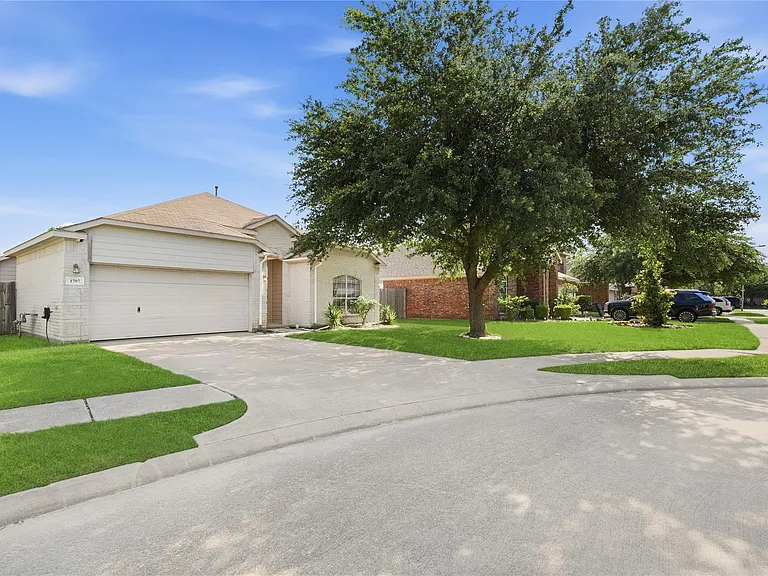 1707 N Highlands Xing — Photo 4
