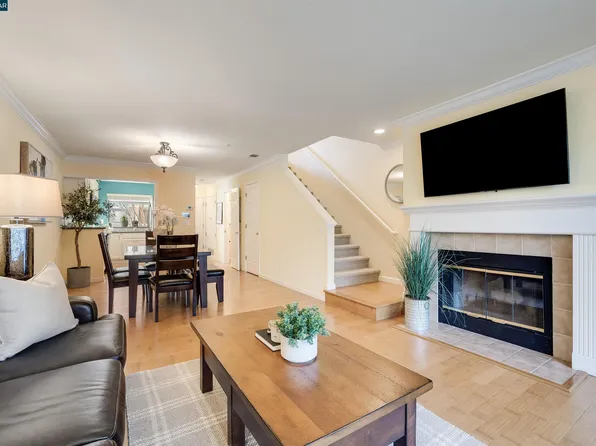 2596 Oak Rd APT 275, Walnut Creek, CA 94597